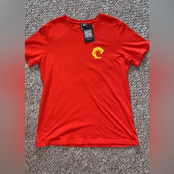 NWT Wave Riding Mens Medium Tee Shirt!! - Picture 1 of 3